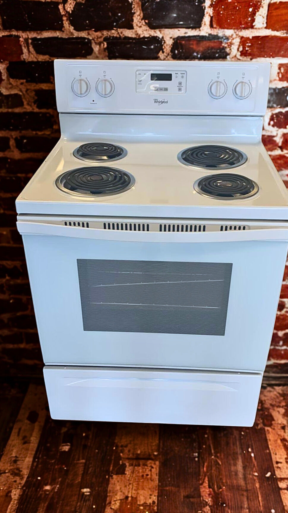 Whirlpool 30-Inch Freestanding Electric Range with a 4.8 cu. ft. Oven and FlexHeat™ Element (Model WFC310S0EW)