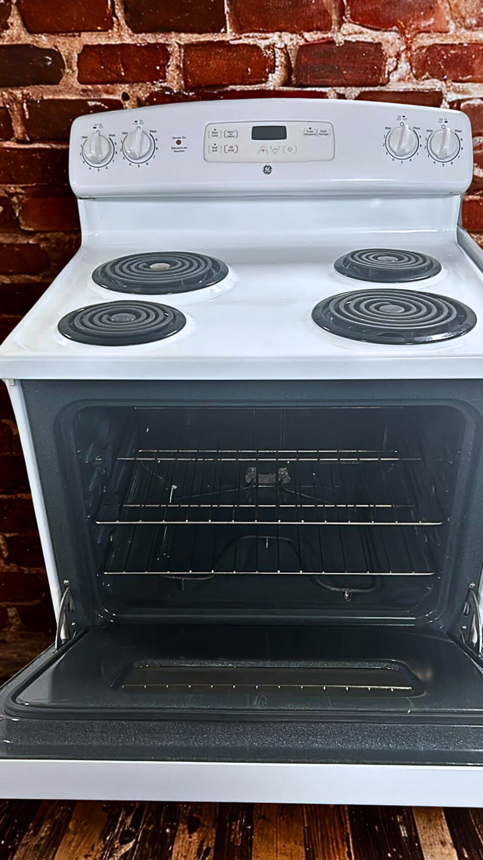 GE 30-Inch Freestanding Electric Range with 5 Cubic Oven (Model JCBP240DMWW)