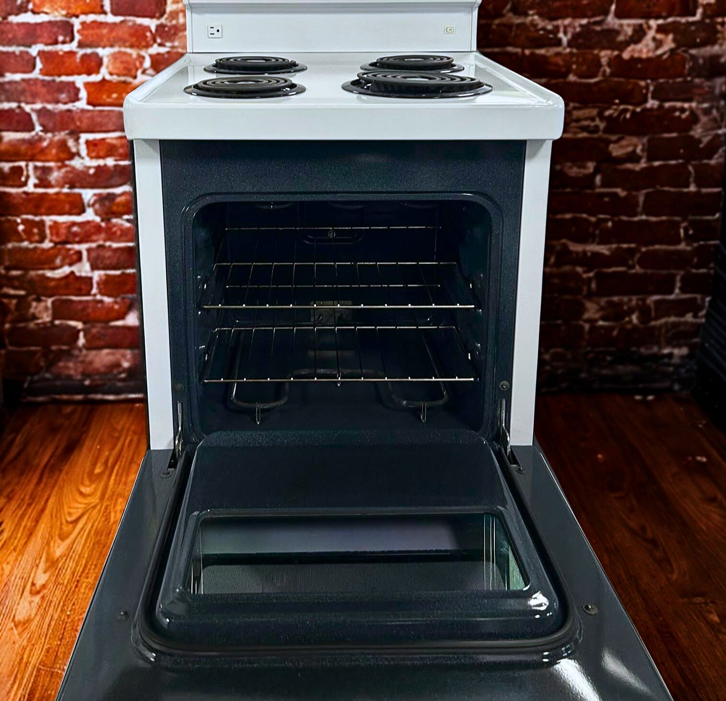 Frigidaire 24-Inch Freestanding Electric Range with Compact Design (Model CMEF212ES)