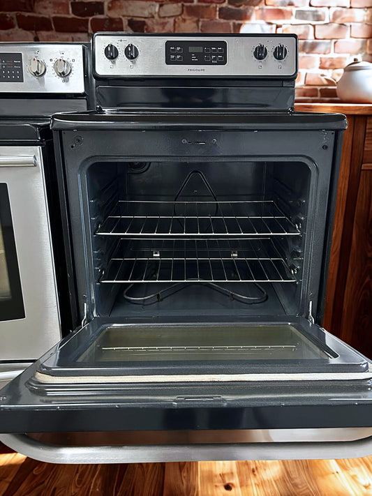 Frigidaire 30-Inch Freestanding Electric Range with 4.9 cu. ft. Capacity (Model FFEF3043LS)