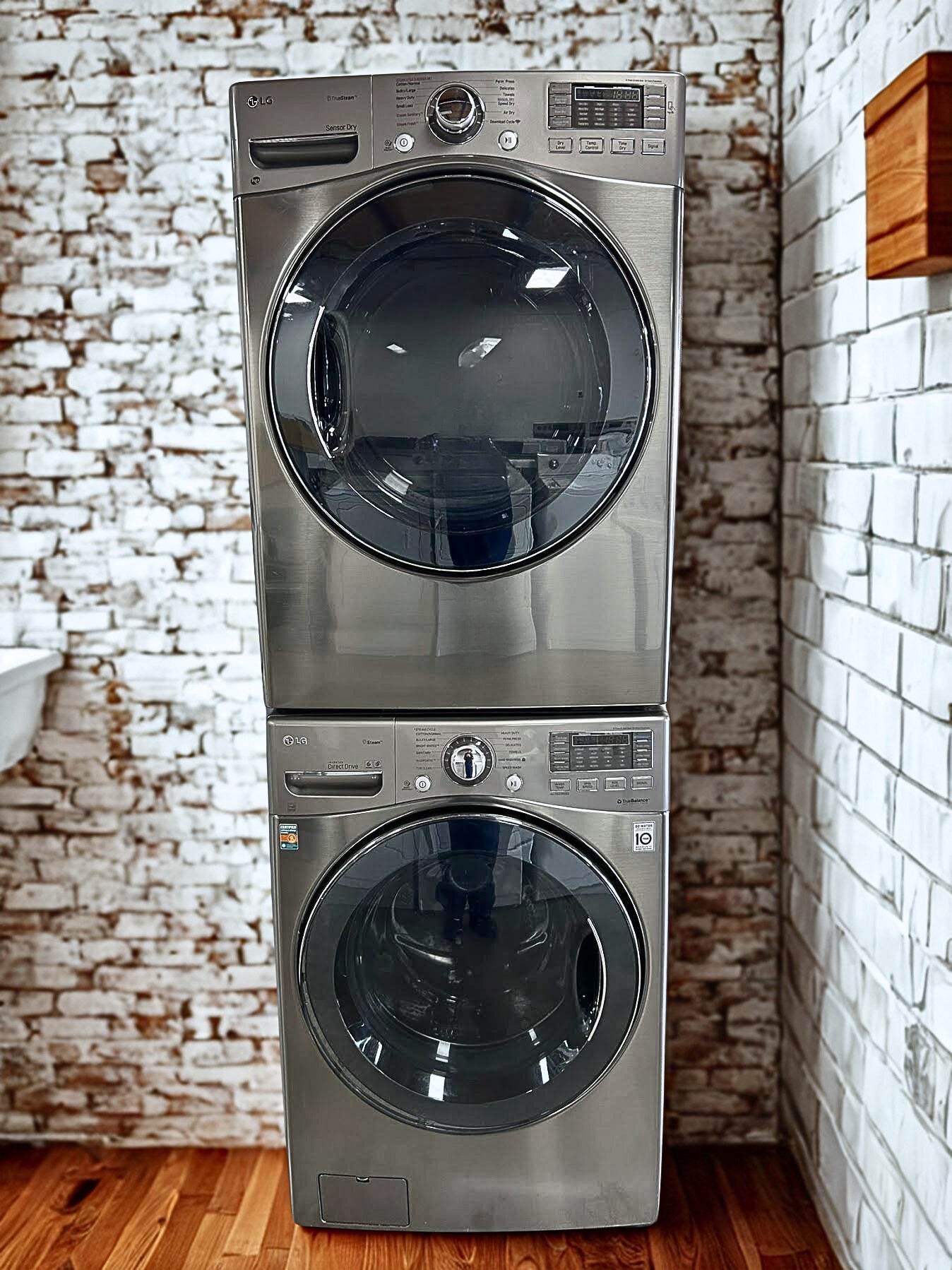 LG 7.5 cu. ft. Electric Dryer with Steam Technology (Model DLEX3370V)