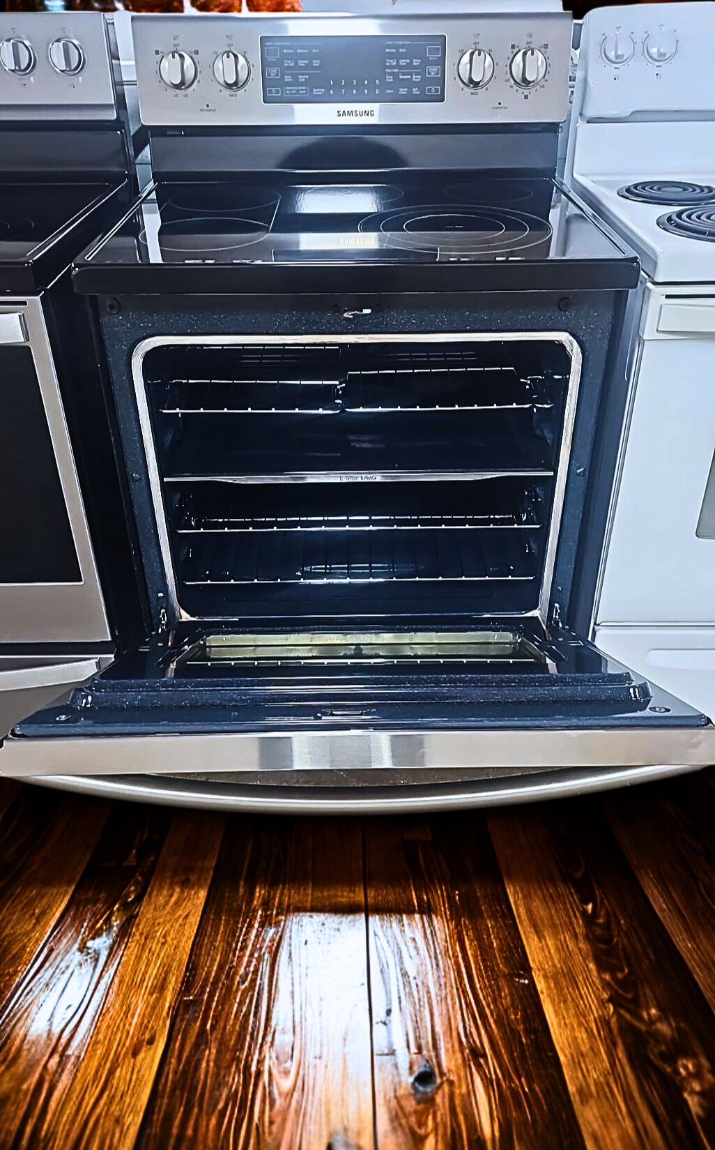 Samsung 30-Inch Freestanding Electric Range with 5.9 cu. ft. Convection Oven (Model FE710DRS)