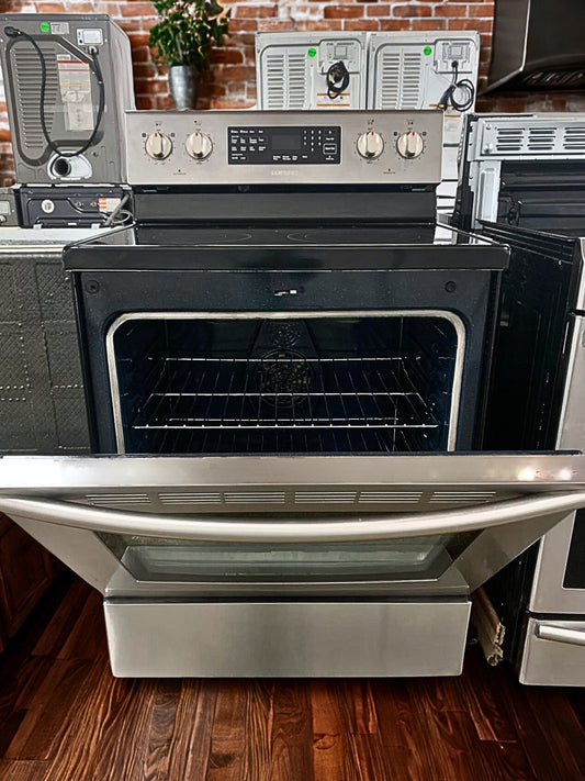 Samsung 30-Inch Freestanding Electric Range with 5.9 cu. ft. Convection Oven (Model FE710DRS)