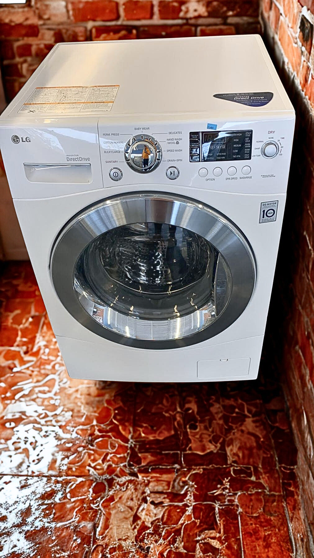 LG 2.7 cu. ft. Compact ALL-IN ONE Washer & Dryer with Ventless Technology (Model WM3455HW)