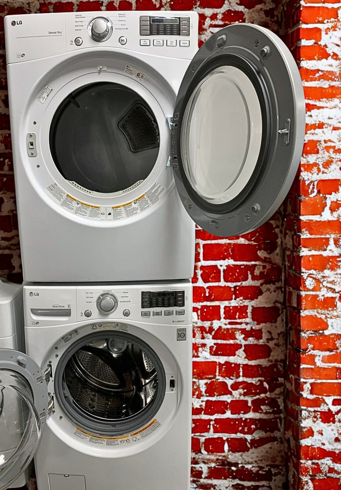 LG 5.2 cu. ft. Front Load Washer & 7.5 cu. ft. Electric Dryer with Advanced Fabric Care (Models WM3470HWA & DLEX3370W)