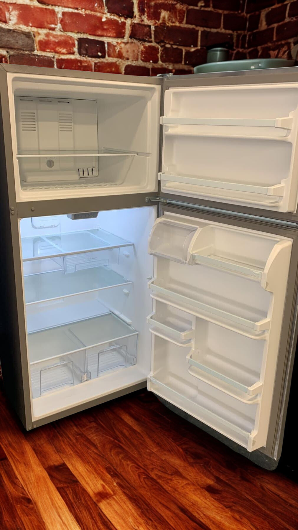 Whirlpool 30-Inch Wide Top Freezer Refrigerator – 18 cu. ft. (Model WRT318FZDM)