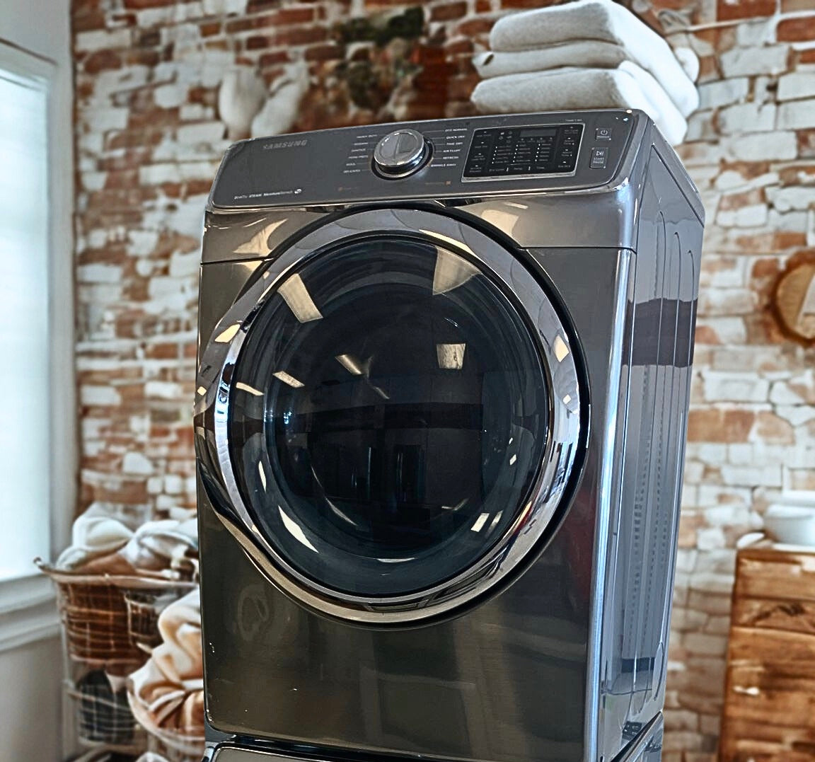 Samsung 7.5 cu. ft. Electric Dryer with Steam Technology (Model DVE45M5500P)