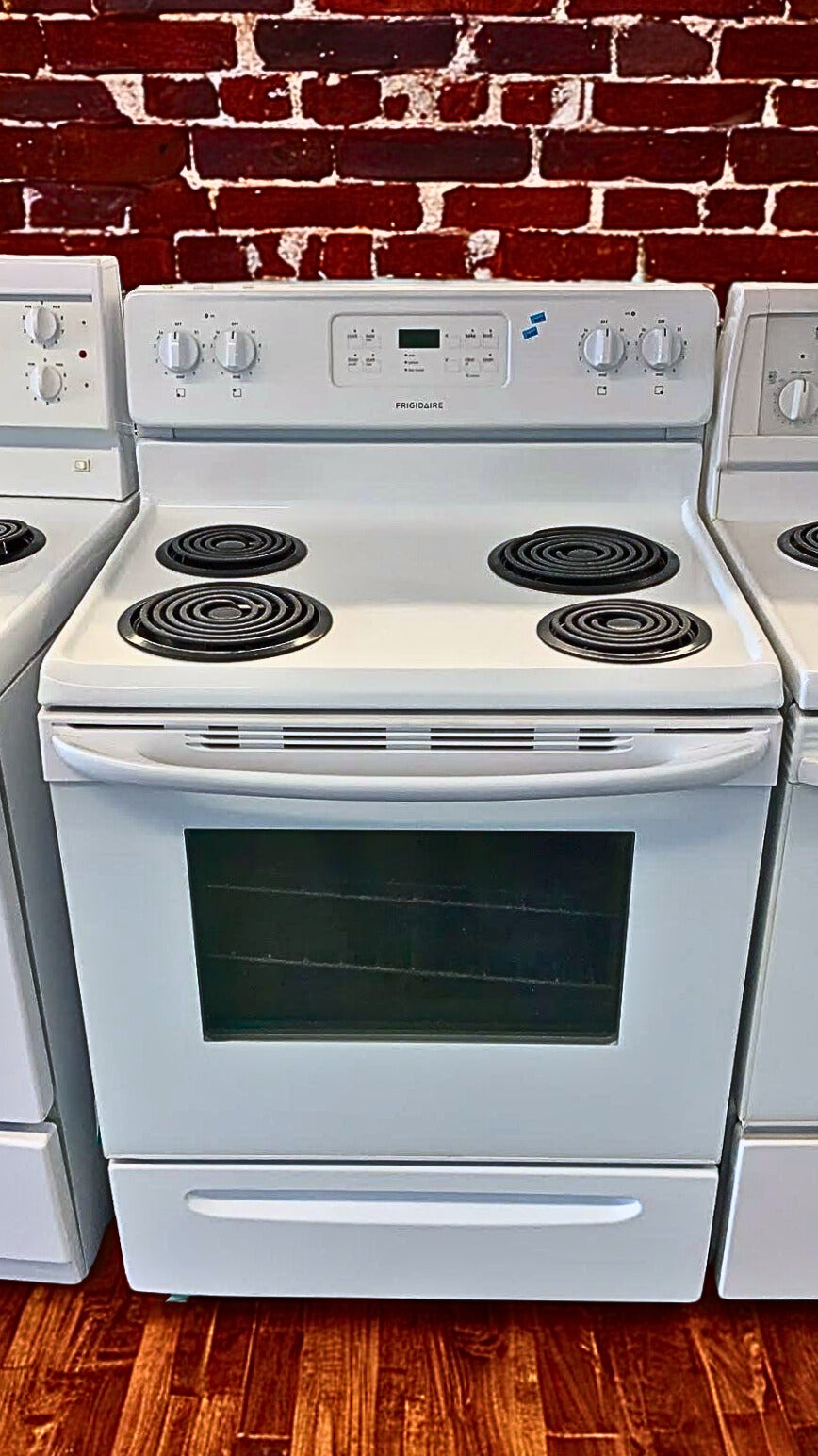 Frigidaire 30-Inch Freestanding Electric Range with 5.3 Cubic Oven (Model FFEF3016VW)