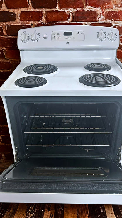 GE 30-Inch Freestanding Electric Range with 5 Cubic Oven (Model JCBP240DMWW)