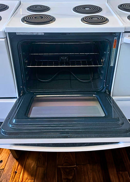 Whirlpool 30-Inch Freestanding Electric Range with a 4.8 cu. ft. Oven and FlexHeat™ Element (Model WFC310S0EW)