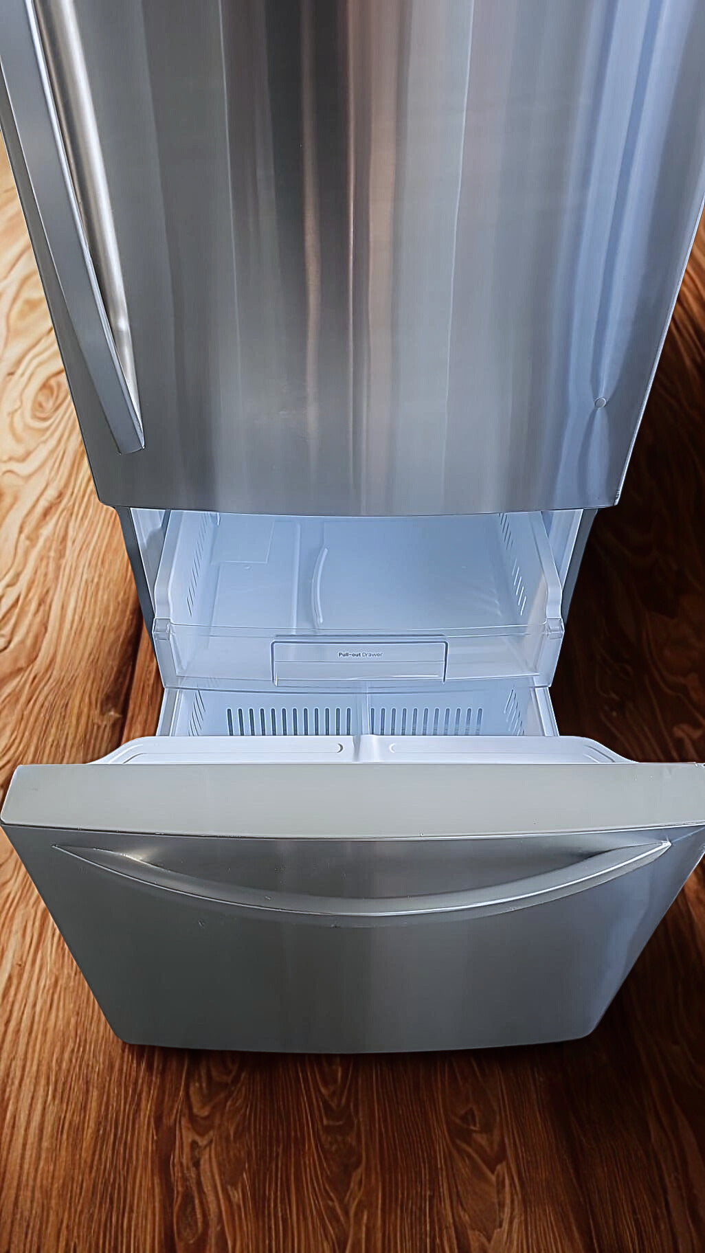 LG 22 cu. ft. Bottom Freezer Refrigerator with Smart Cooling™ System (Model LRDNS2200S)