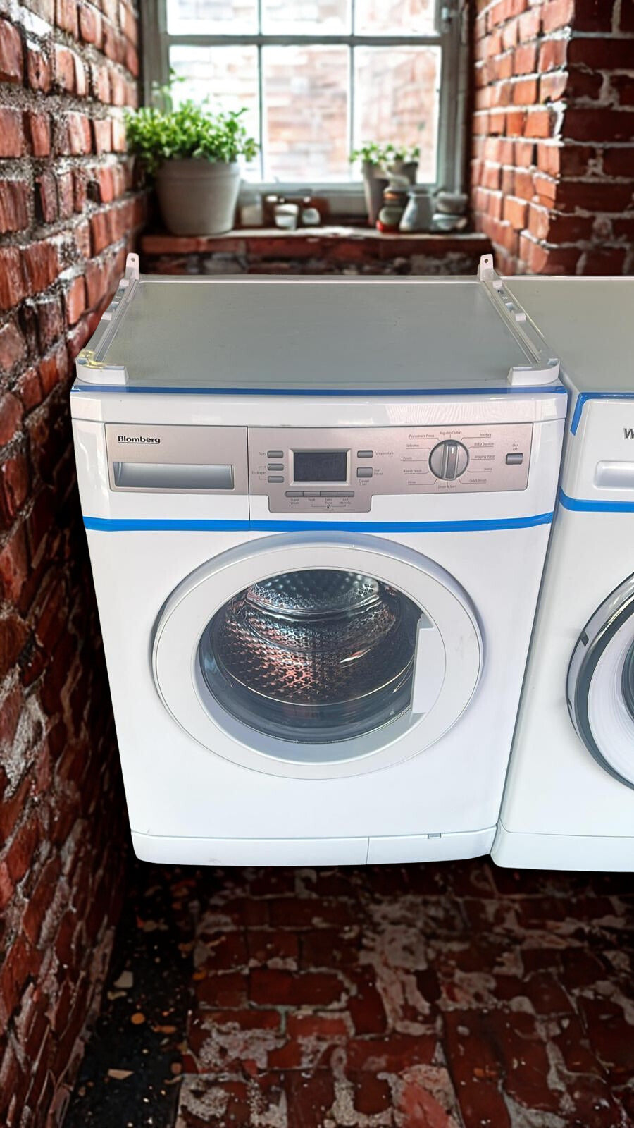 Blomberg 2.3 cu. ft. Compact Front Load Washer with Energy-Efficient Design (Model WM77120)