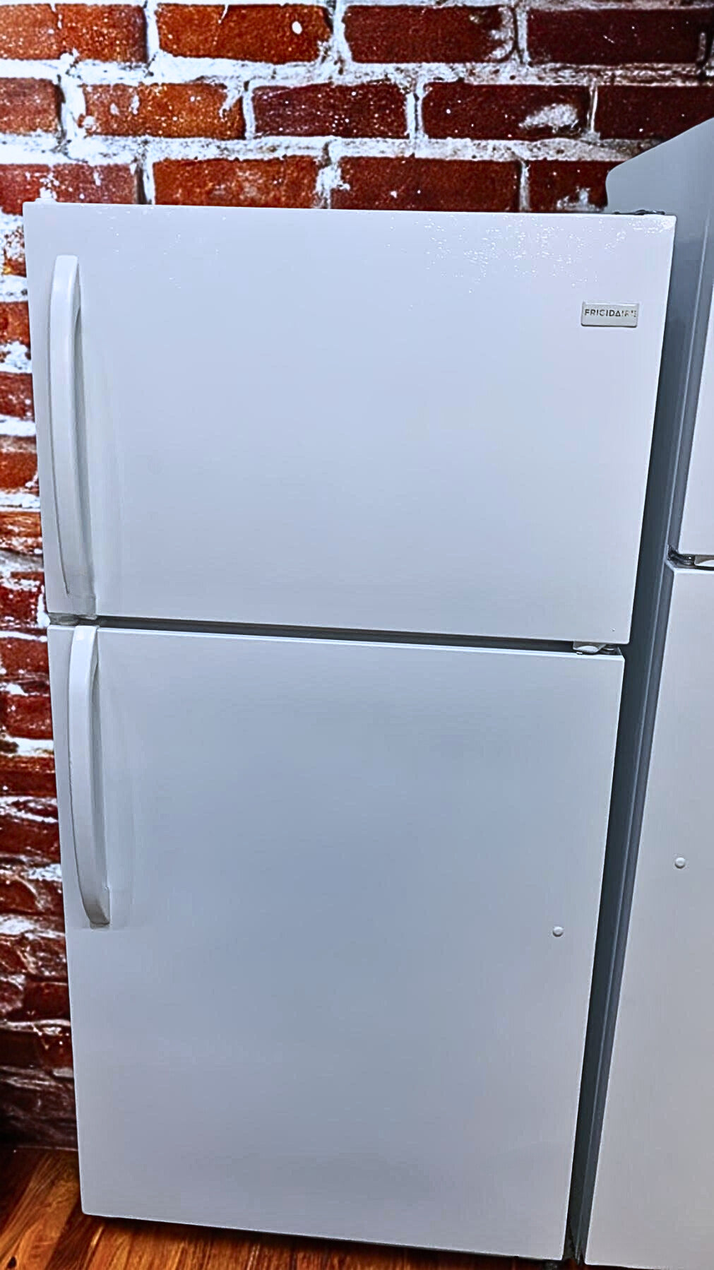 Frigidaire 15 cu. ft. Top Freezer Refrigerator with Adjustable Shelves (Model FRT15HB3DQ)