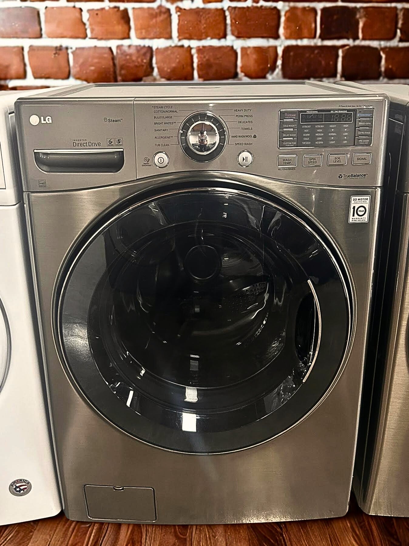 LG 5.2 cu. ft. Front Load Washer with Steam Technology (Model WM3470HVA)